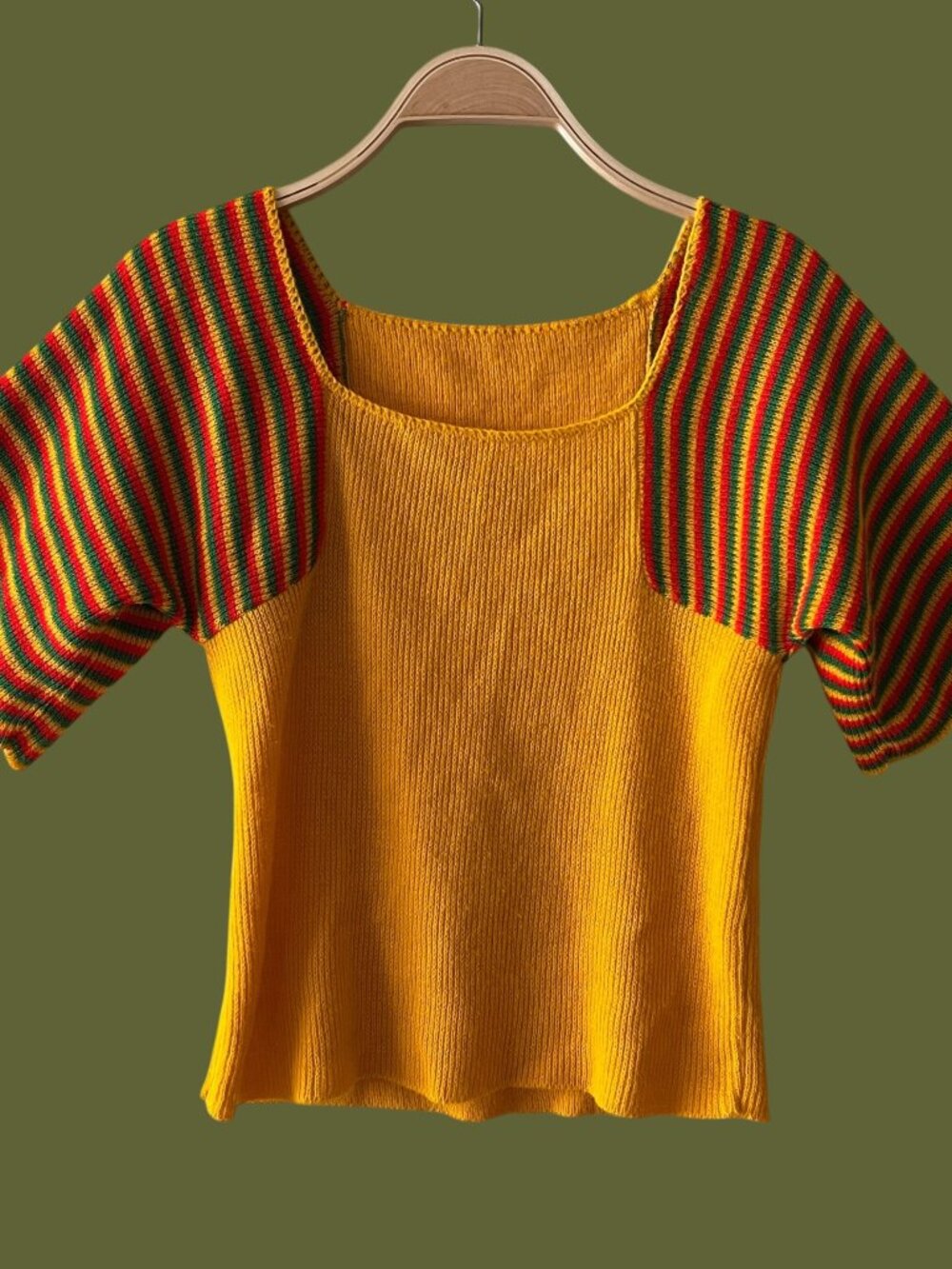 Vintage 70s Sweater, Slightly Cropped, Flutter Sleeves